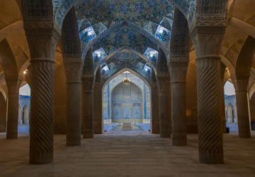 سفر به شهر راز و گل‌های بهاری با تور تخصصی شیراز گردی